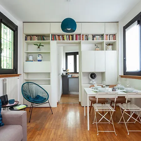 Duplex Luminoso In Zona Residenziale Milano