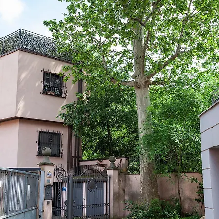 Duplex Luminoso In Zona Residenziale Milano