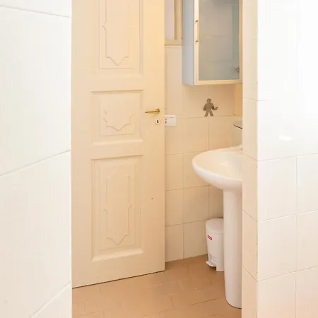 Cream Little - M1 - Center Milan