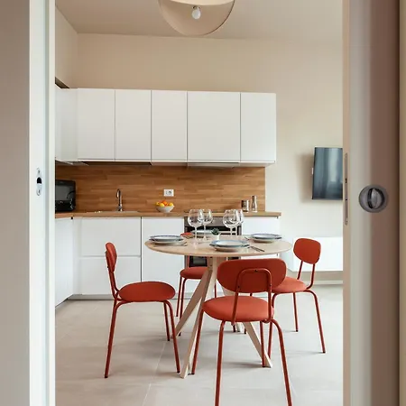 Giulio's Hideaway - Close To Station 別荘 *