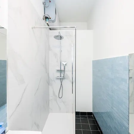 Airguest Pianella 3* ميلان