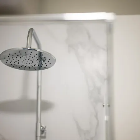 Airguest Pianella ميلان