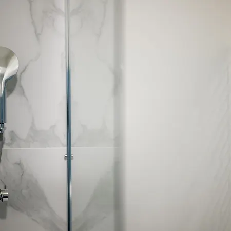 Airguest Pianella ميلان