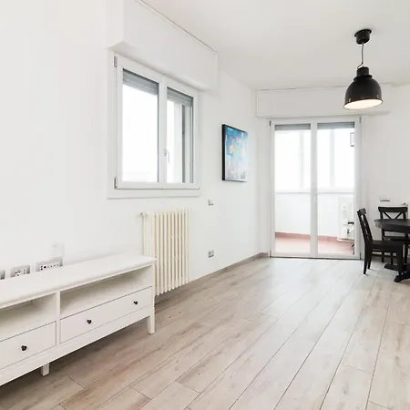 Nuovissimo Attico 17esimo Piano, 10 Posti Letto