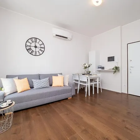 The Rent - Cozy Close To Navigli Mailand