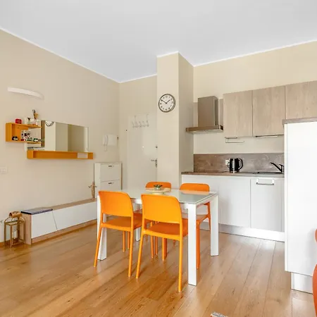 Easy Isola * Милан