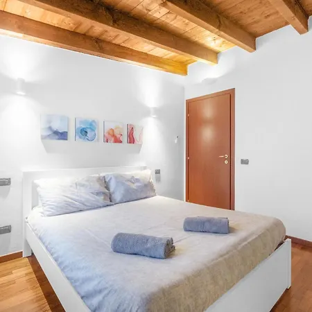 Tar5 -20 Minutes From Duomo- Design-elegant Appartement