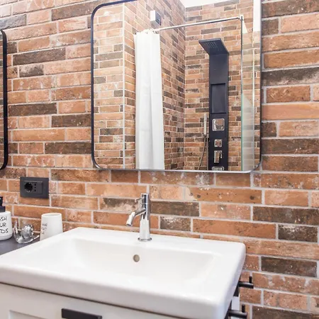 Accogliente A Pochi Passi Dalla Metro, San Siro E Con Aria Condizionata Milán