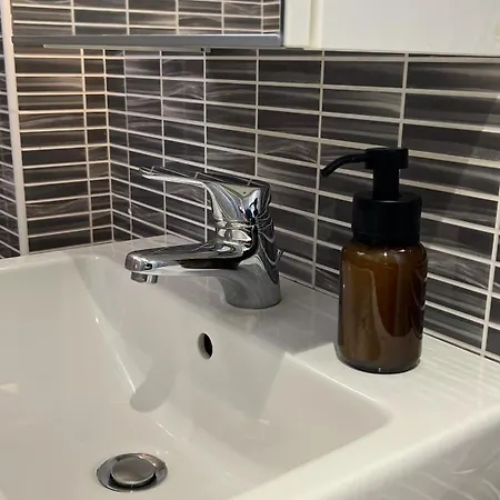 Appartamento Rafael - 10 Min From Linate Airport, Centrale Fs, Ospedale San Raffaele Milano