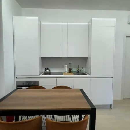 Modern - Walking Distance To Station Apartmán