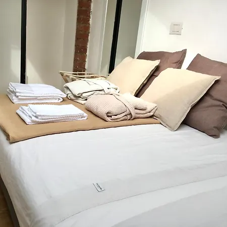 Bright Mini In The Heart Of Apartman