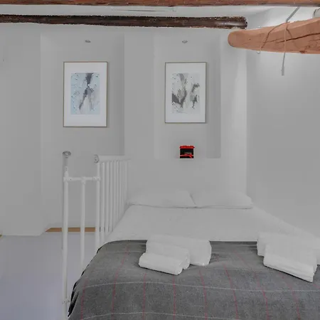 Appartement Duomo-isola Design-self Check-in Milaan