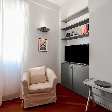 Xenia - Intimate 10 Min From Duomo ميلان