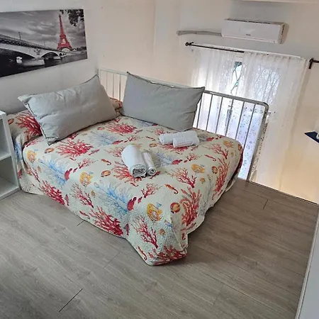 House In The Center Of Milão