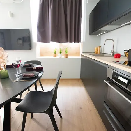 Ihost Luxury -free Parking- Plana 6 * Milán