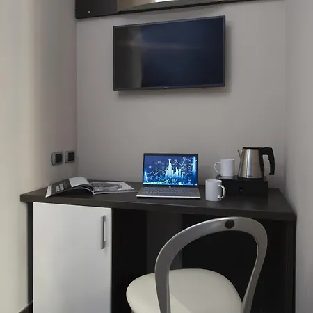 Five Hotel