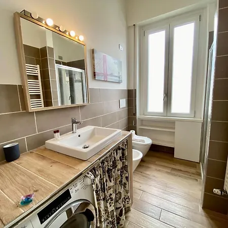 Apartment Guesthost - Piazzale Susa Bright Flat Con Veranda Milan