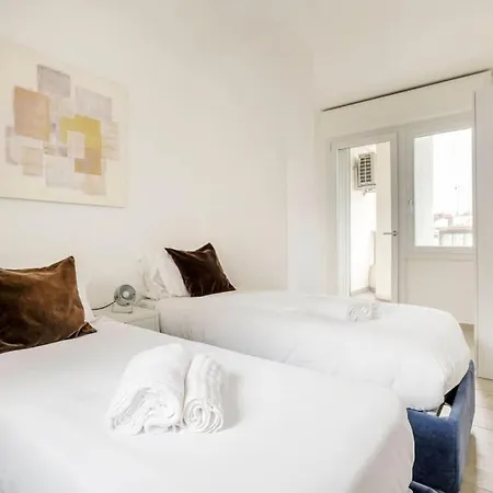 Brand New 3 Bedrooms In Navigli Area * ميلان