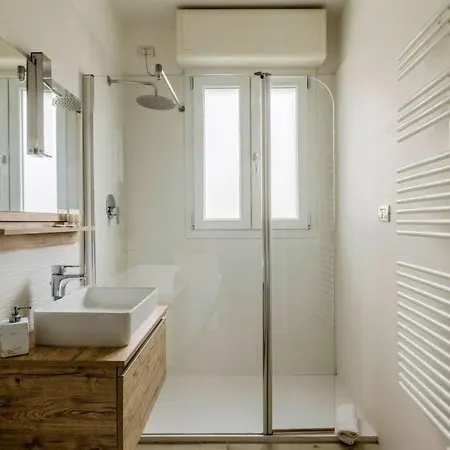 شقة Brand New 3 Bedrooms In Navigli Area ميلان