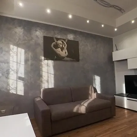 Lägenhet N&ghomesweethome Canova Accogliente - Affari Milano