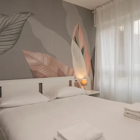 Ihost Luxury - Neg Roli 8 * Μιλάνο
