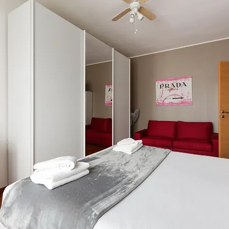 Guesthost - Cosy Milano- Bisceglie M1 *