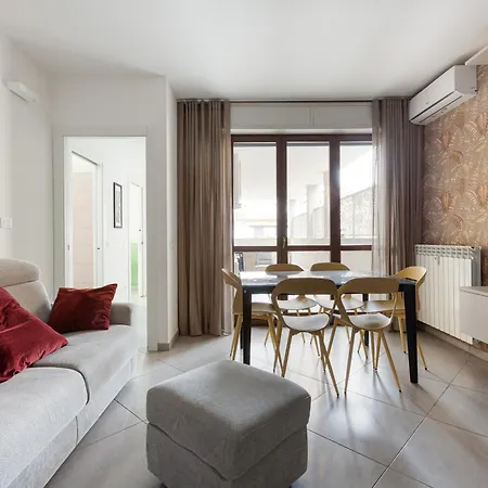 Apartment Con Terrazzo Milano-martesana! Gorla M1 Milan