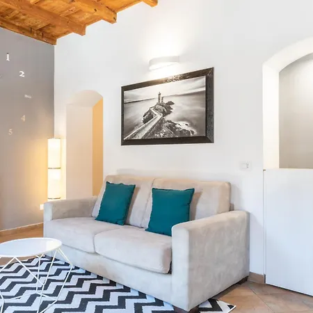 - Alzaia Naviglio Grande شقة ميلان