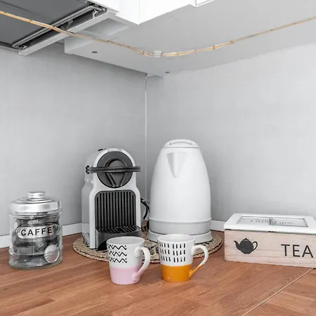 - Alzaia Naviglio Grande * ميلان