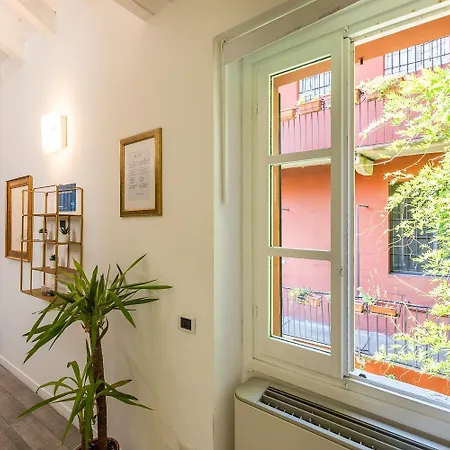 - Alzaia Naviglio Grande شقة ميلان