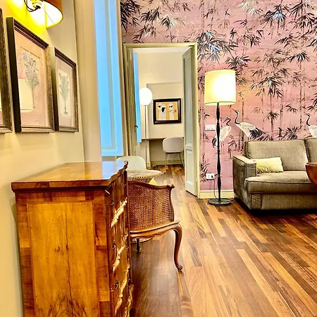 Apartment Elegant Historic On A Tree-lined Avenue Near Cadorna Station