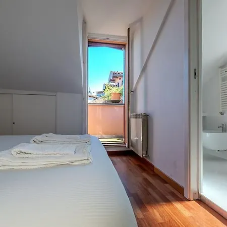 Ht Moscova Skyline View Apartment