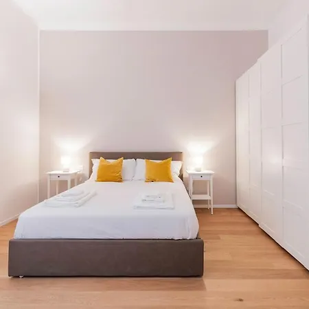 Apartment Homeby, Casa Isella Milan