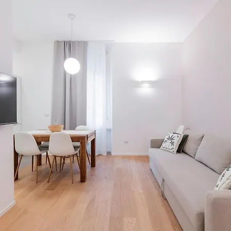Apartment Homeby, Casa Isella Milan