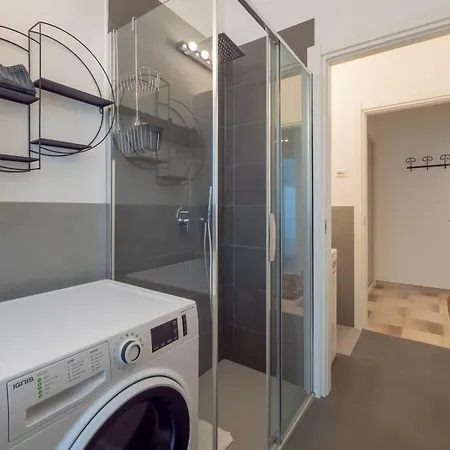 Apartment Xenia - Luminous In Citylife Milan