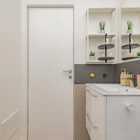 Comfy & Chic Near Universita Iulm & Famagosta-ideal For Work Lejlighed