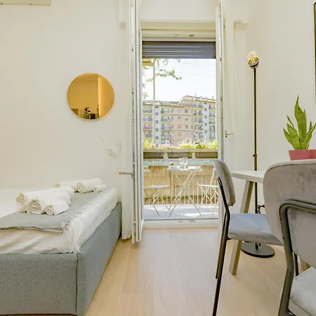 Comfy & Chic Near Universita Iulm & Famagosta-ideal For Work Lejlighed Milano