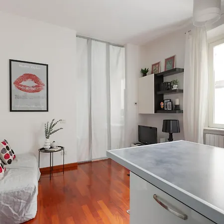 Guesthost - Porta Venezia M1 Cosy *