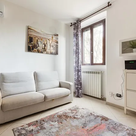 Rogoredo - Bright Apartment Milan