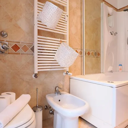 Primopiano - Governo Provvisorio 밀라노