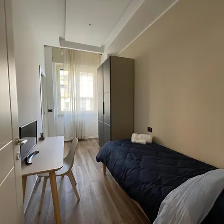 Apartment Guest *