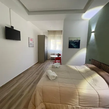 Apartment Guest