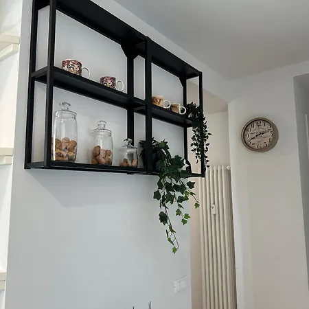 Repetti Design - 10 Min To Centre & Airport Apartment *