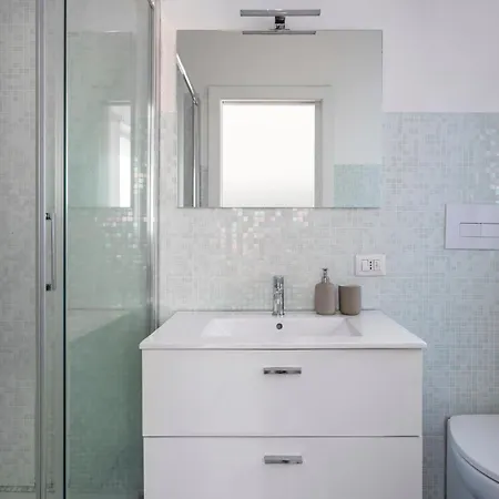 New And Lovely Flat In Center Milán