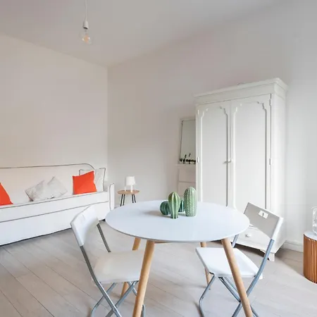 公寓 New! Charming & Pretty Flat In Center