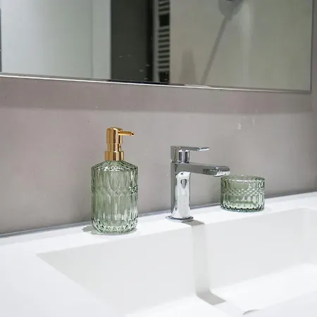 Porta Garibaldi Luxe Apartment