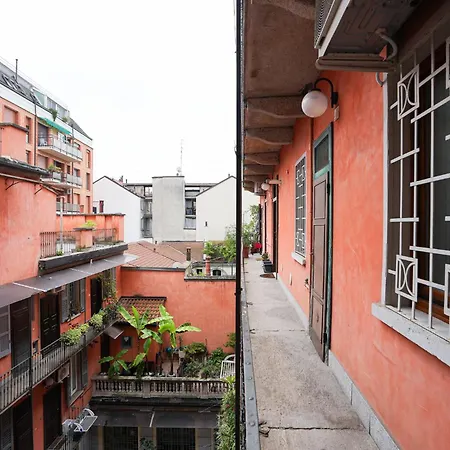 Apartment Porta Garibaldi Luxe Milan