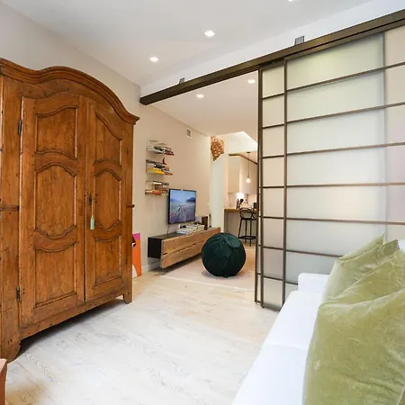 Porta Garibaldi Luxe Apartment