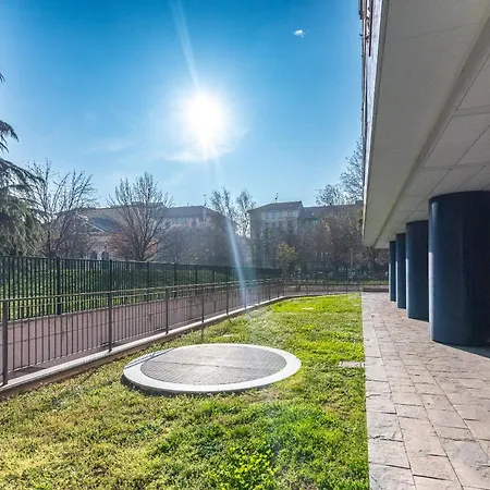 Daniele Flat - Free Wi-fi & M4 Metro شقة