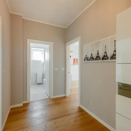 Omodeo, 19 - Ampio E Panoramico Μιλάνο